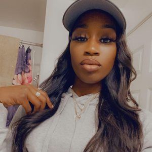 Meet your Posher, Valerie